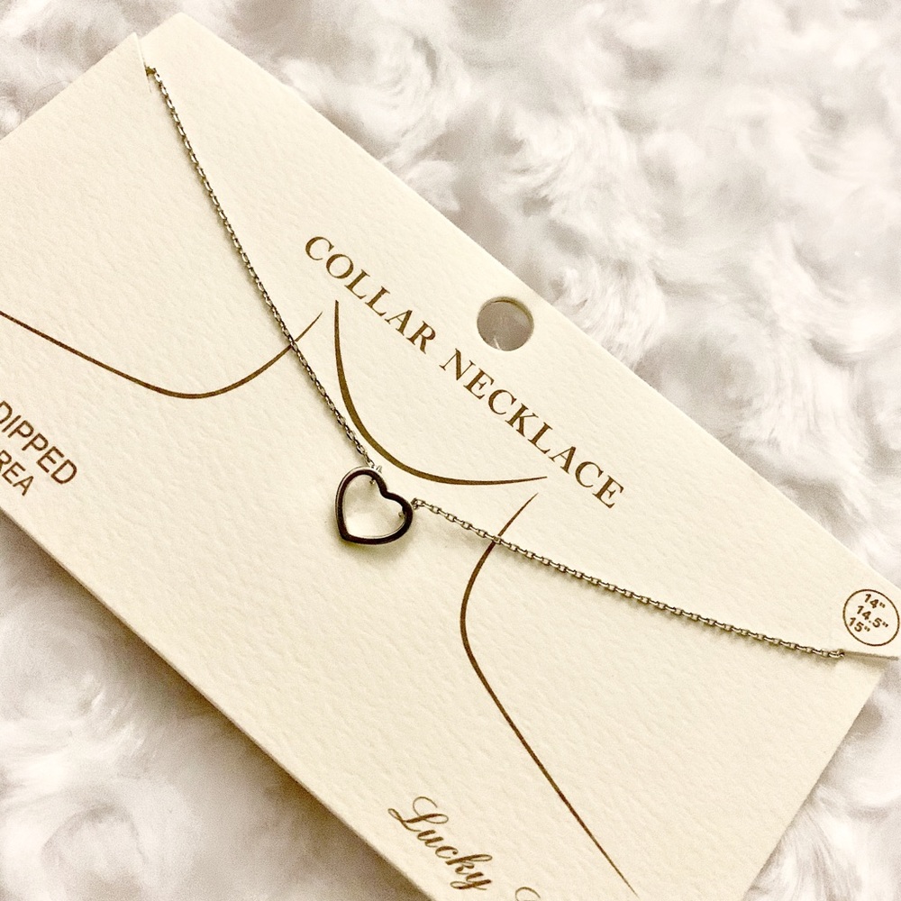 HEART  SHAPE COLLAR NECKLACE